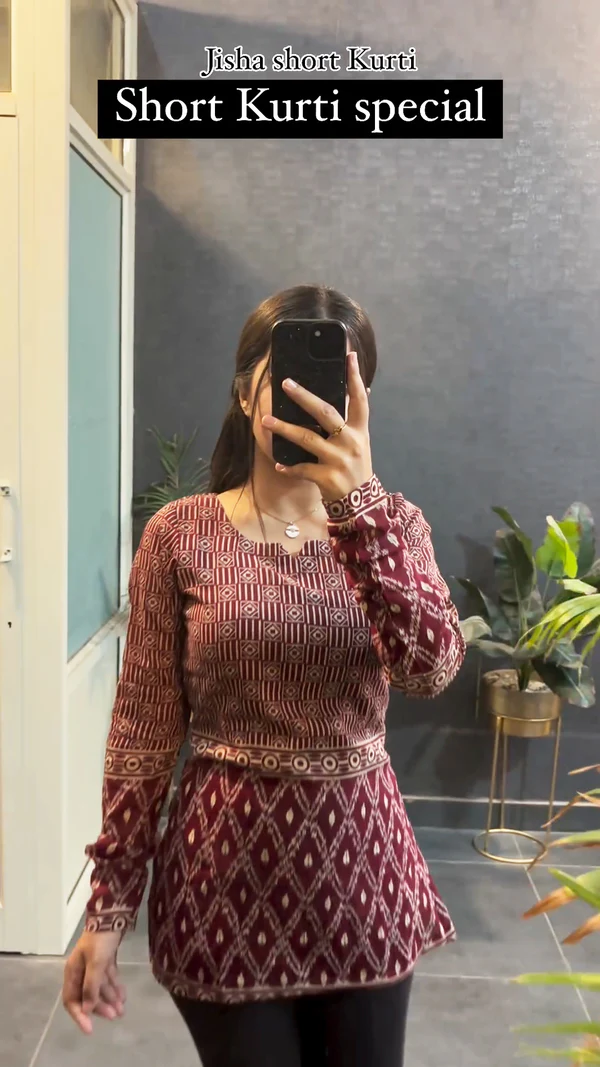 Cotton Printed New Straight Short Kurtis With Lining