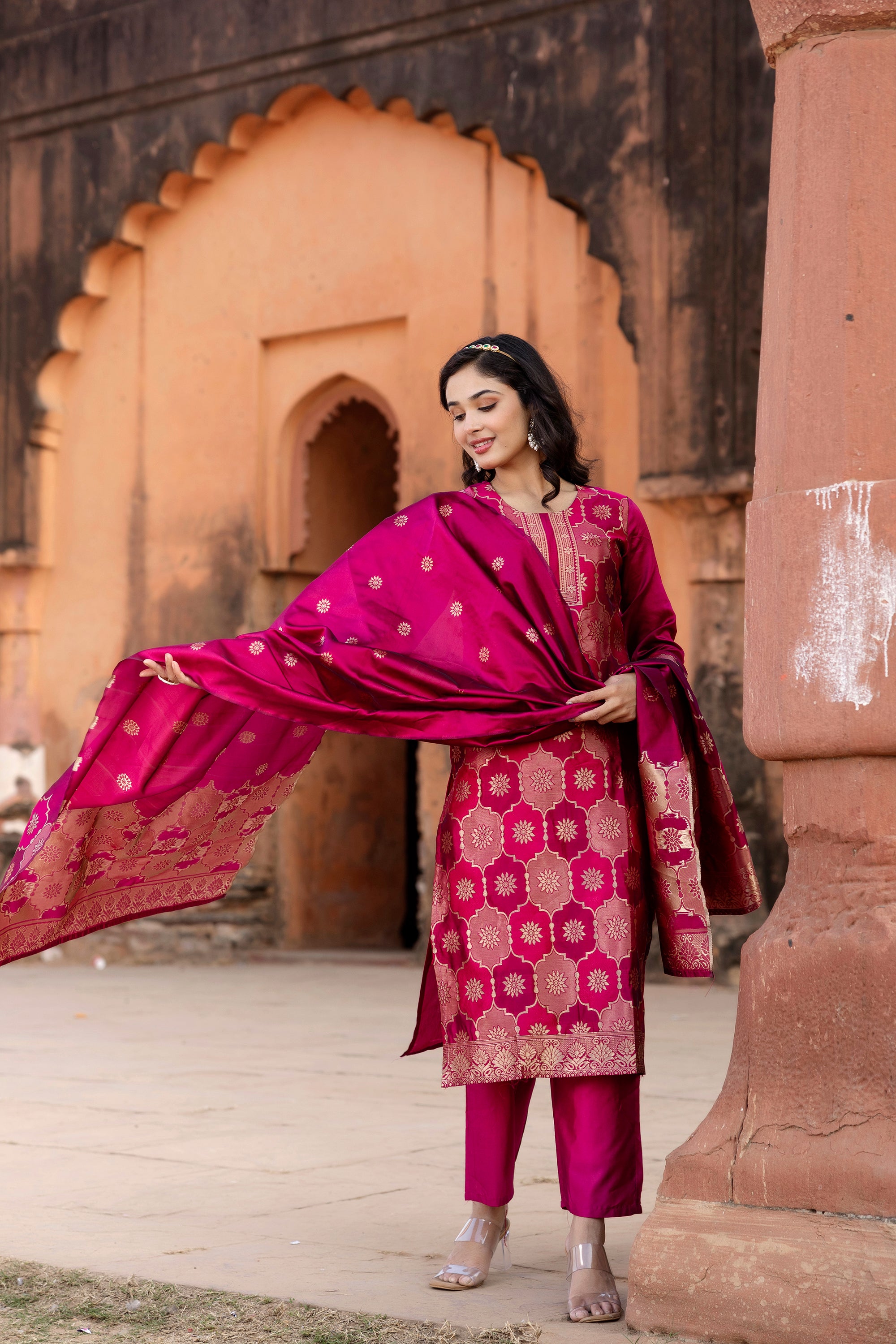 CHEERY PINK COLOURED TREDITIONAL WEAR KURTA SET