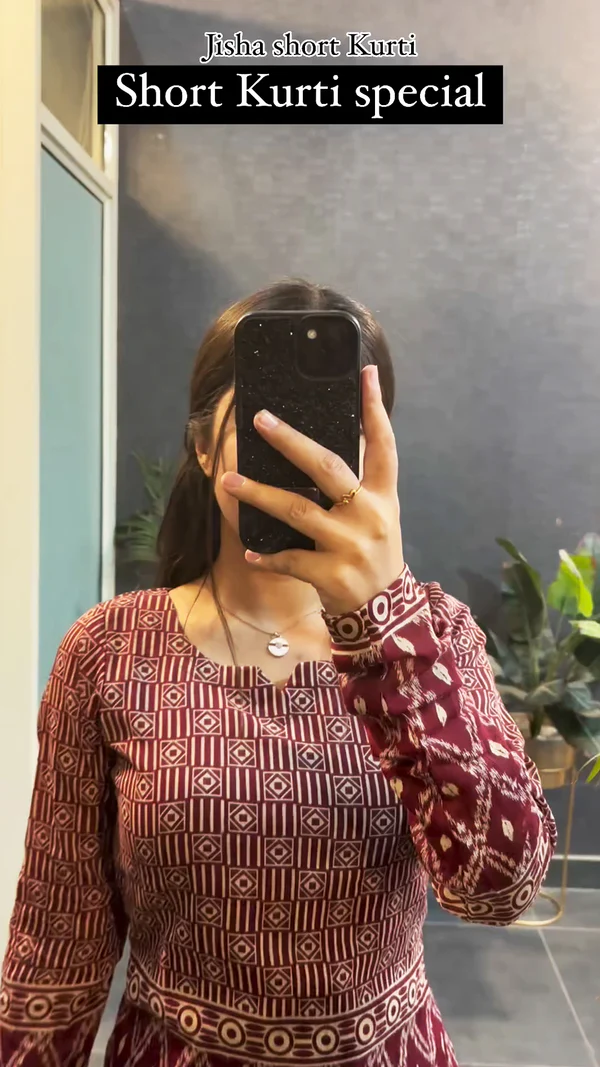 Cotton Printed New Straight Short Kurtis With Lining