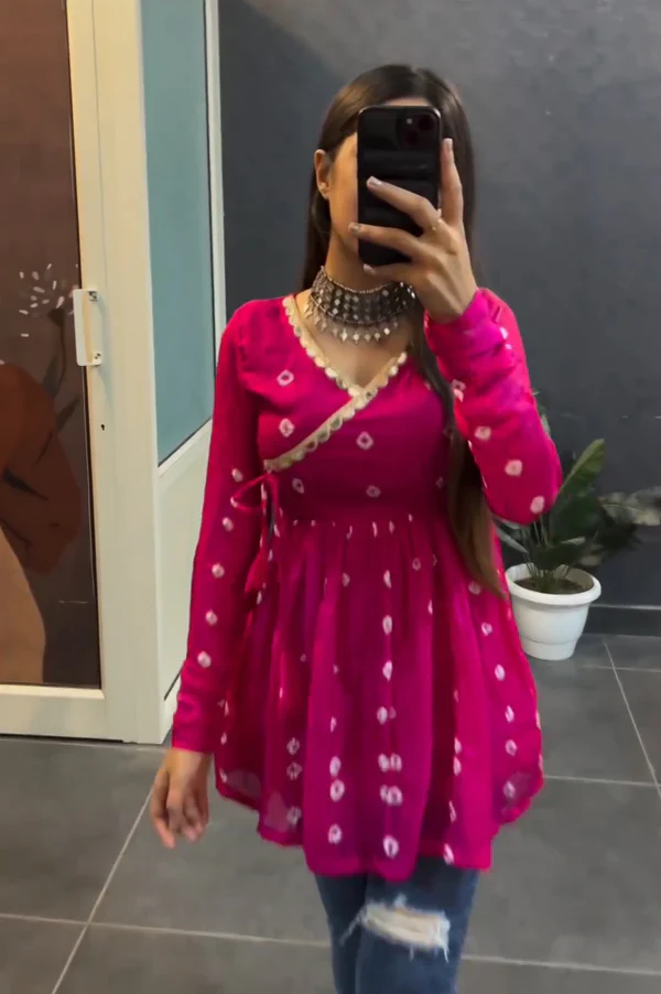 New Gulabi Bandhani Schiffon Fabric With Less Work Top