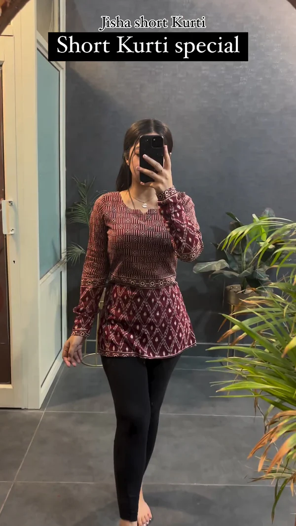 Cotton Printed New Straight Short Kurtis With Lining