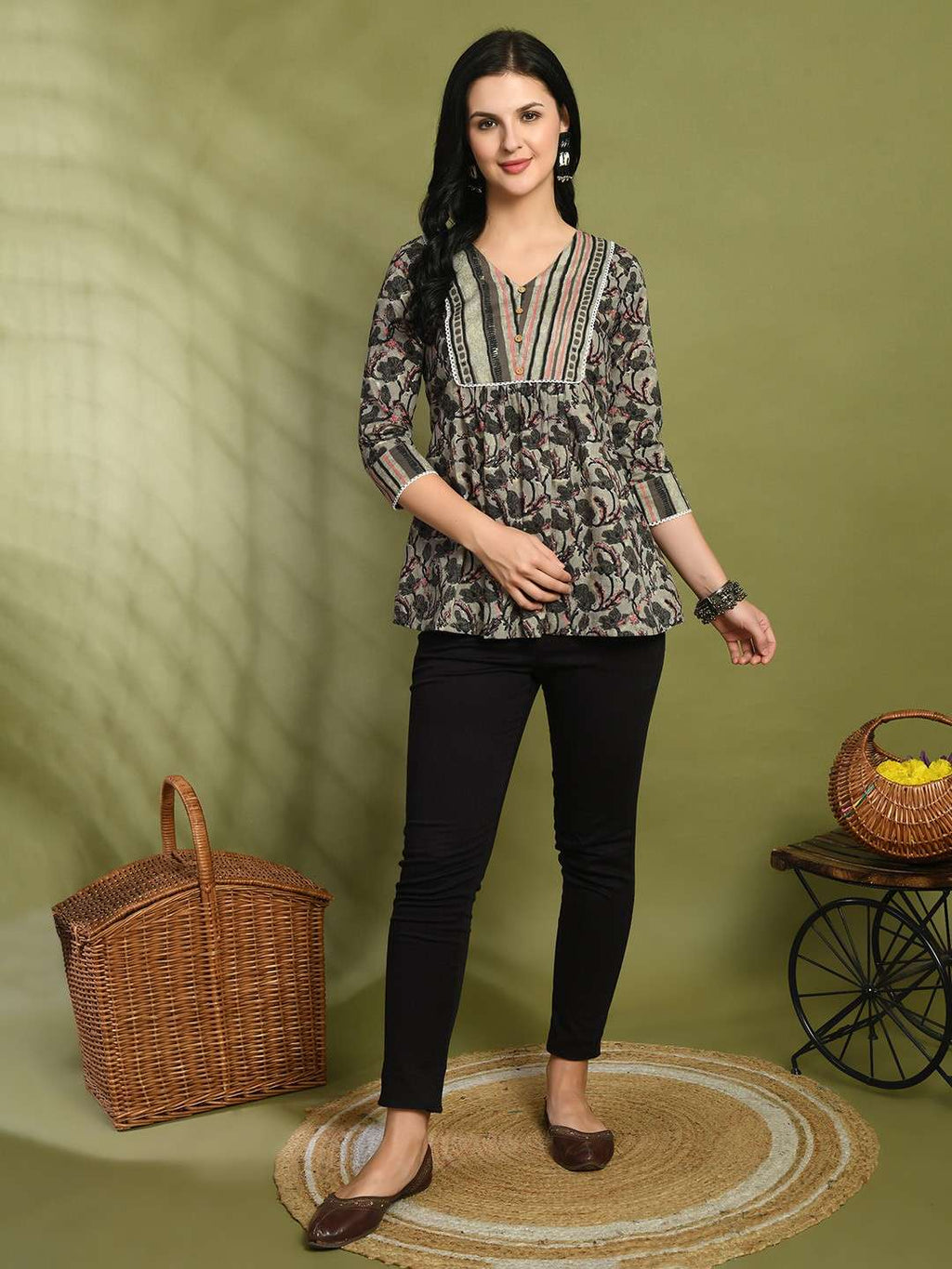 Women Floral Print Flared Kurti